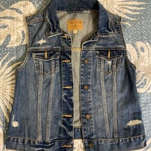 Hollister large denim sleeveless jacket